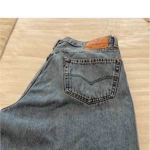 Men’s Levi’s 550 (36 x 32) jeans RELAXED FIT - used but great condition